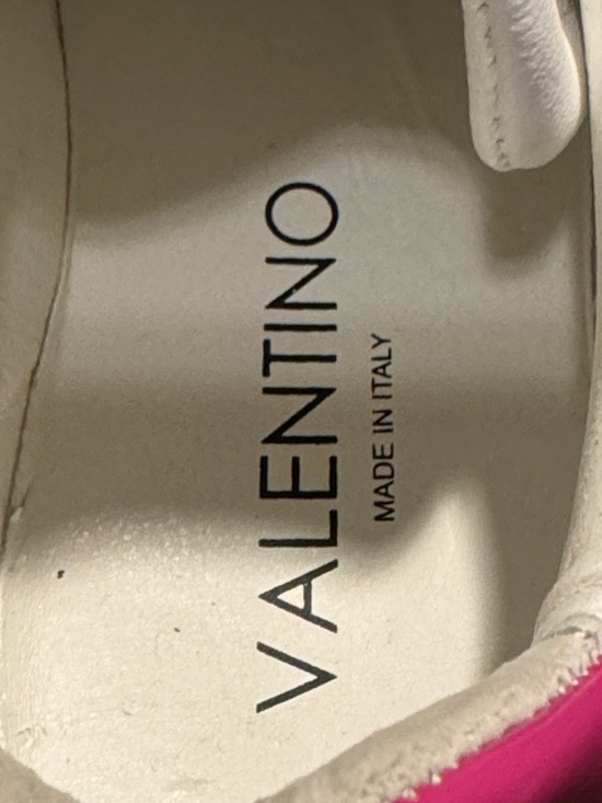 Valentino White Leather Low-Top Sneakers with Pink Heel Tab, Like New, Sz 7 - Picture 7 of 16
